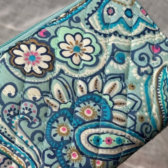 Vera Bradley Daisy Dot Paisley Continental Wallet RFID Zip Around Designer EUC - Picture 14 of 16